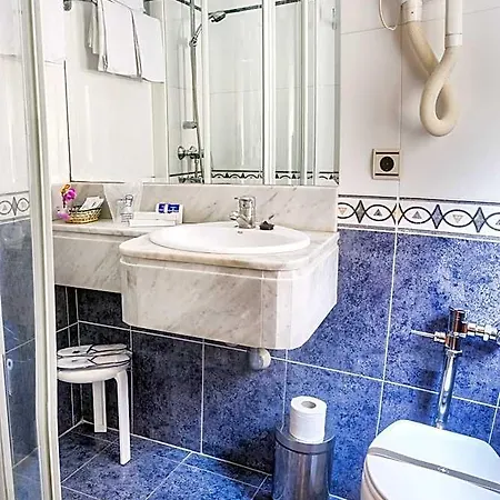 Residencia Castellano I Hotel