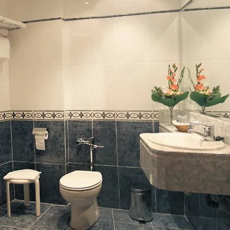 Castellano I Hotel Salamanka